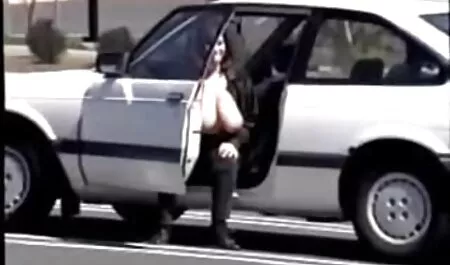 Il film porno mature italiani bambino accarezzando la figa attraverso mutandine trasparenti