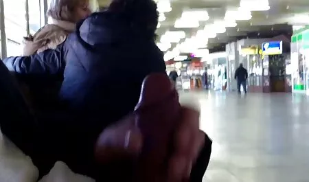 Il cliente mette il film hard con attrici italiane slut in due fori