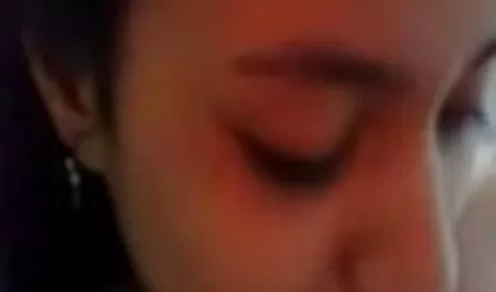 Una lesbica che ha fame pronta a strappare completamente il clitoride della sua ragazza che ha un buon profumo film porno gratis pornostar italiane