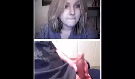 Cagna rossa si masturba video pompini italiani amatoriali utilizzando doccia