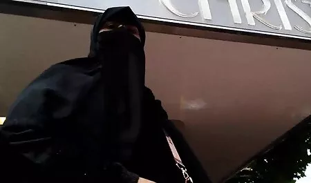 Hooker si masturba mentre si guarda una rivista film porno donne mature italiane porno