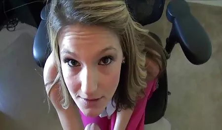 Una giovane ginnasta che si spoglia in youporn video italiani classe