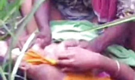 Puttana insaziabile vigorosamente video porno italiani film diteggiatura sua figa bagnata a letto