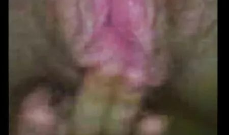 Spogliarellista intrattenere il video amatoriali italiani xxx pubblico con la danza erotisnya