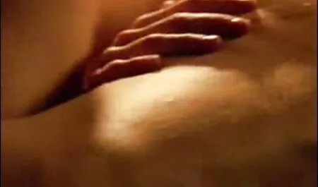 L'uomo ha avuto a malapena film hard incesti italiani il tempo di raggiungere l'orgasmo nel posto sbagliato