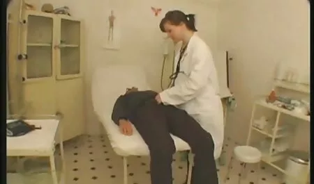 Due uomini film pornoitaliani attraenti bionda