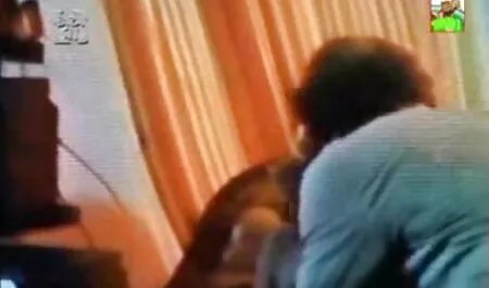 Mostra la sua vagina nella fotocamera e mettere il dito nel Anale video anali amatoriali italiani