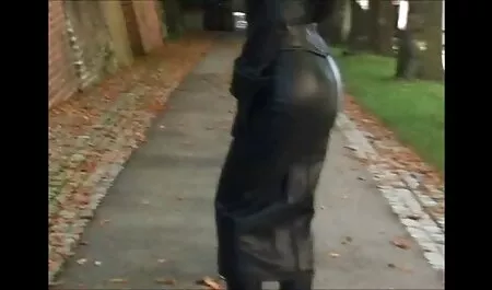 MILF Maturo mio giocando con un dildo film porno violento italiano