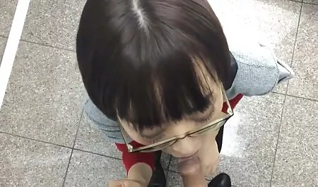 Zhenya ama sedersi sulla parte video prno in lingua italiana superiore del